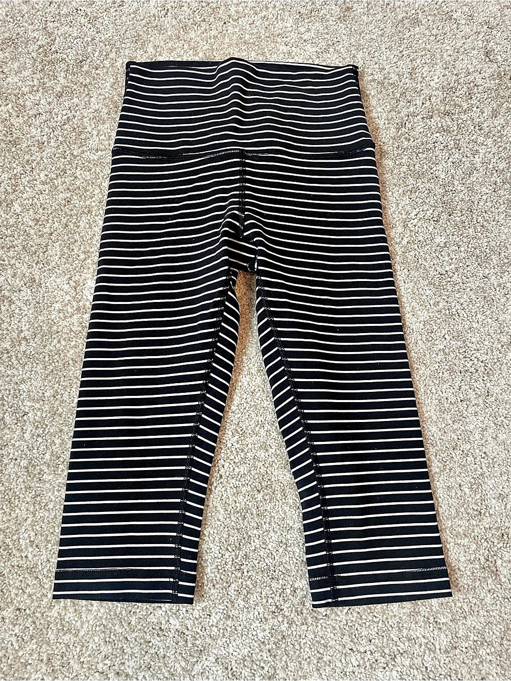 Lululemon Black & White Striped Crop Leggings – Size 4